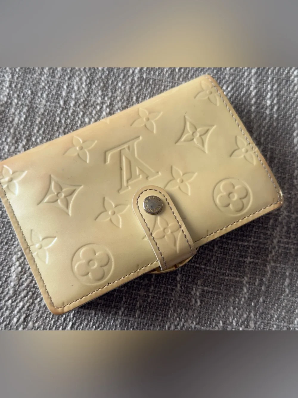 Louis Vuitton Epi cream kisslock coin wallet